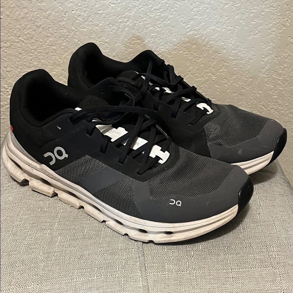 On Running Men's Cloudtec, size 10